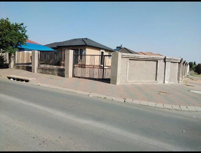 3 BEDROOM HOUSE FOR SALE IN BIRCH ACRES